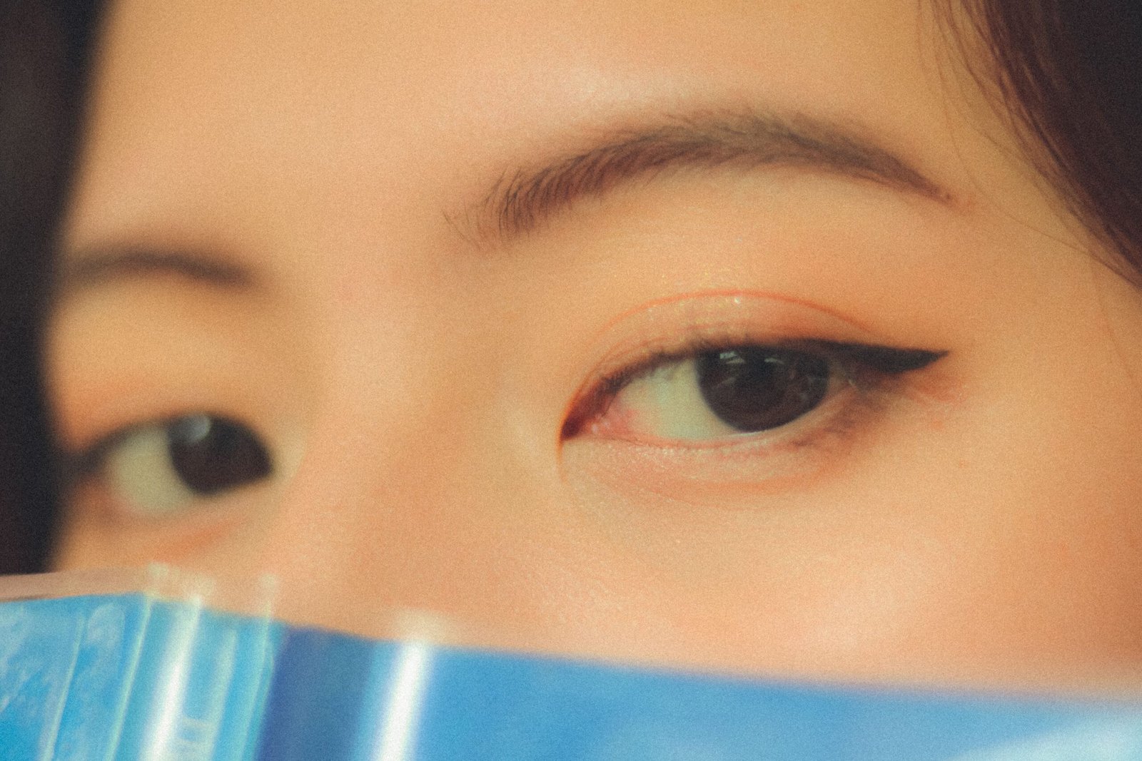 Brow Shaping 101: The Guide to Framing Your Face