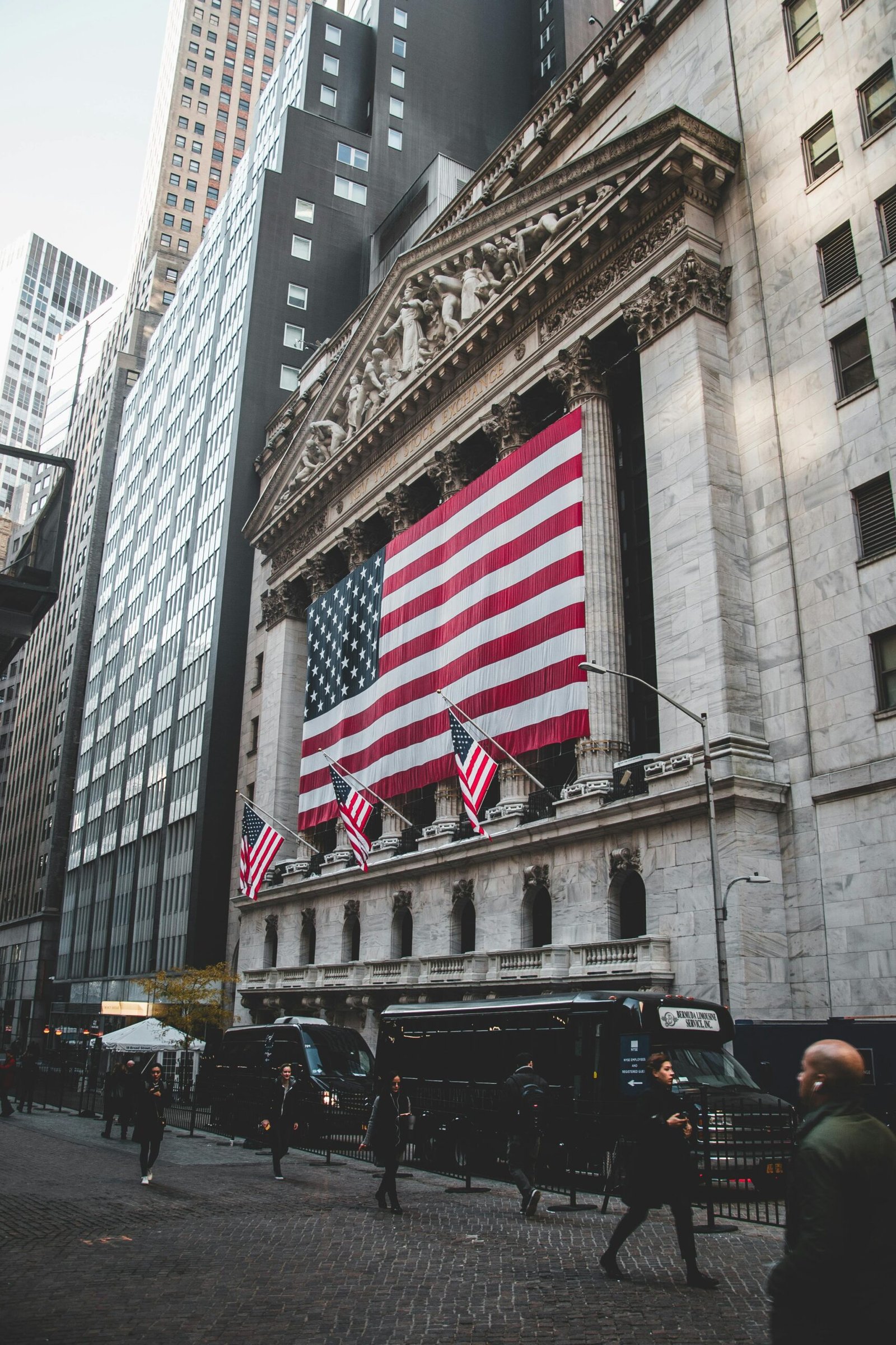 Are Everyday Investors Beating the Professionals?